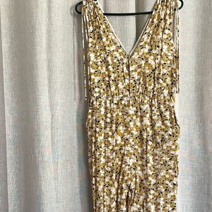 Lush jumpsuit/romper size M new w/o tags